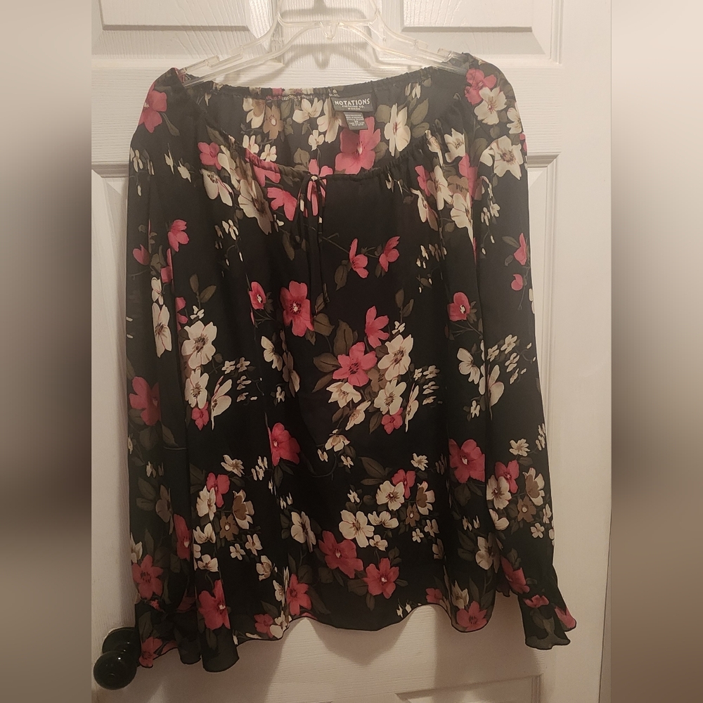 Like new Black Floral blouse